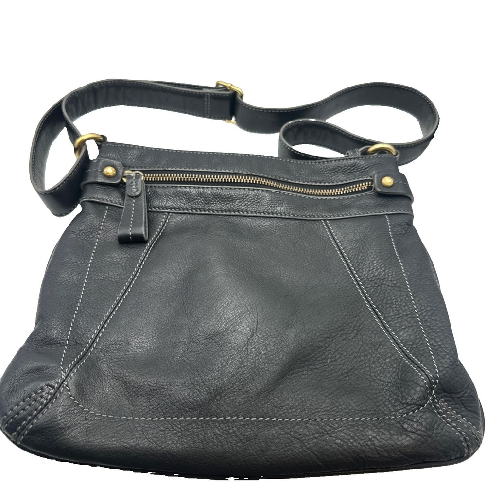 Liz Claiborne Black‎ Women's Shoulder Bag Zip Closure, Lined Pockets, LC Logo